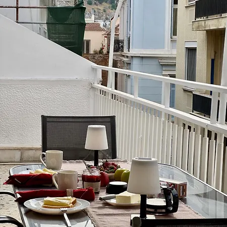 Apartment Living Near Acropolis By Sylvia Staikou 2nd & 3d Floor *