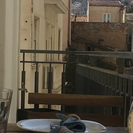 Apartment Living Near Acropolis By Sylvia Staikou 2nd & 3d Floor Athen